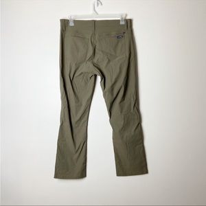 EDDIE BAUER • Men’s Adventure Trek Pants in Dill Size 34x30